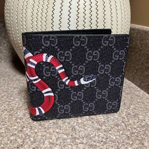 Men’s Black Snake Gucci Wallet